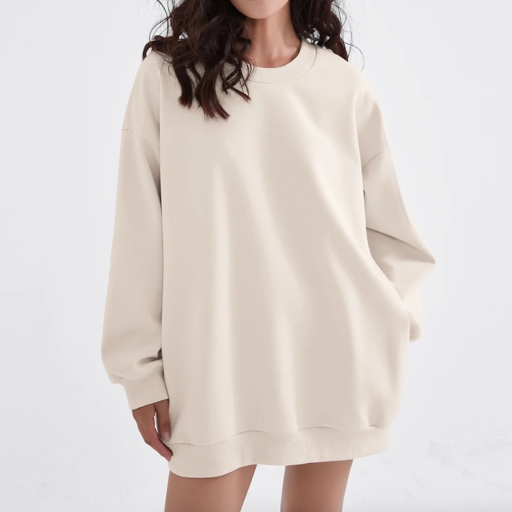 NWT Supesu Cubby Sweater, Oversized | Cosmic Latte & Cream | 4